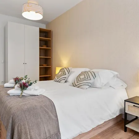 Matisse, Totalmente Reformado Y Modernista Apartamento Gijón