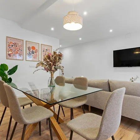 Matisse, Totalmente Reformado Y Modernista Apartamento Gijón