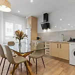 Matisse, Totalmente Reformado Y Modernista Apartamento